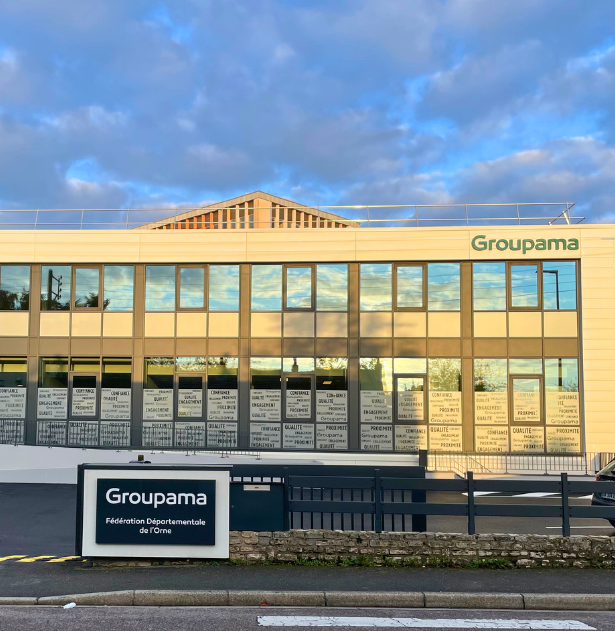 Façade bureau Groupama